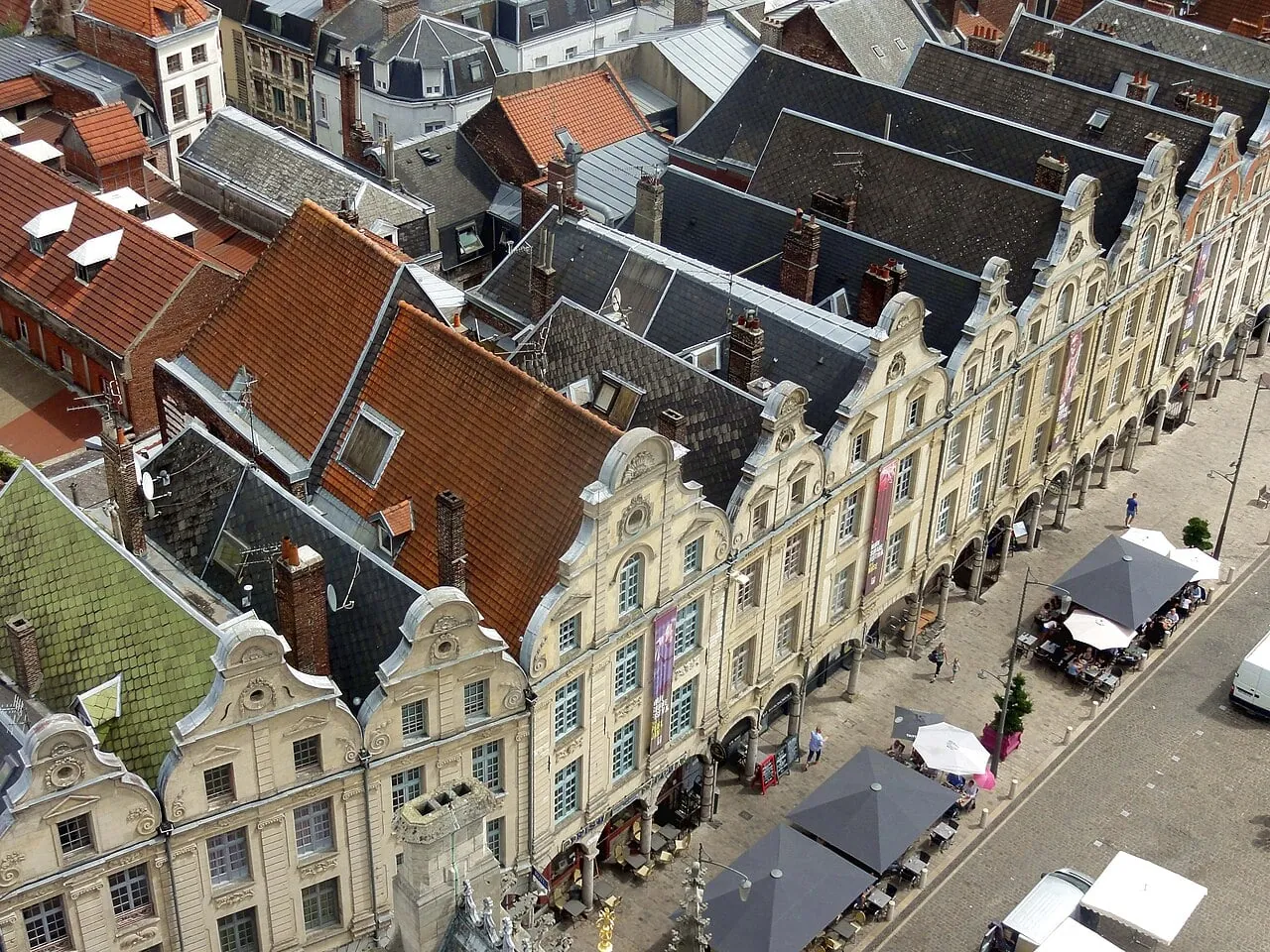Arras, place des Héros et beffroi